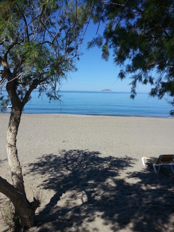 Villa Iceberg Kalamaki  Esterno foto